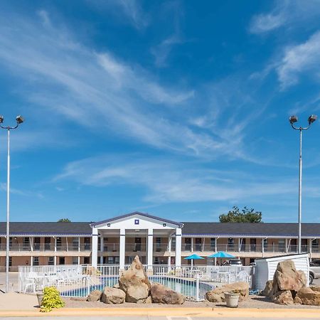 Relax Inn Mineral Wells Exterior photo
